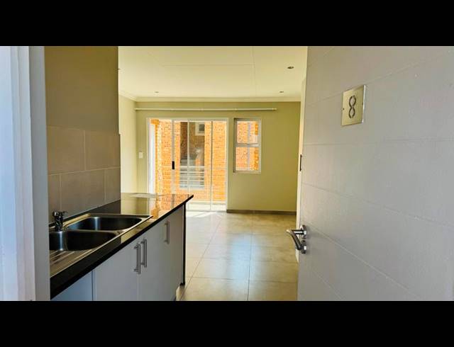 2 BEDROOM TOWNHOUSE FOR SALE IN GERMISTON CENTRAL